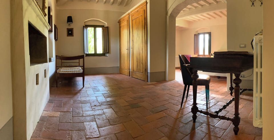 Suite, Hill View | WiFi (free)