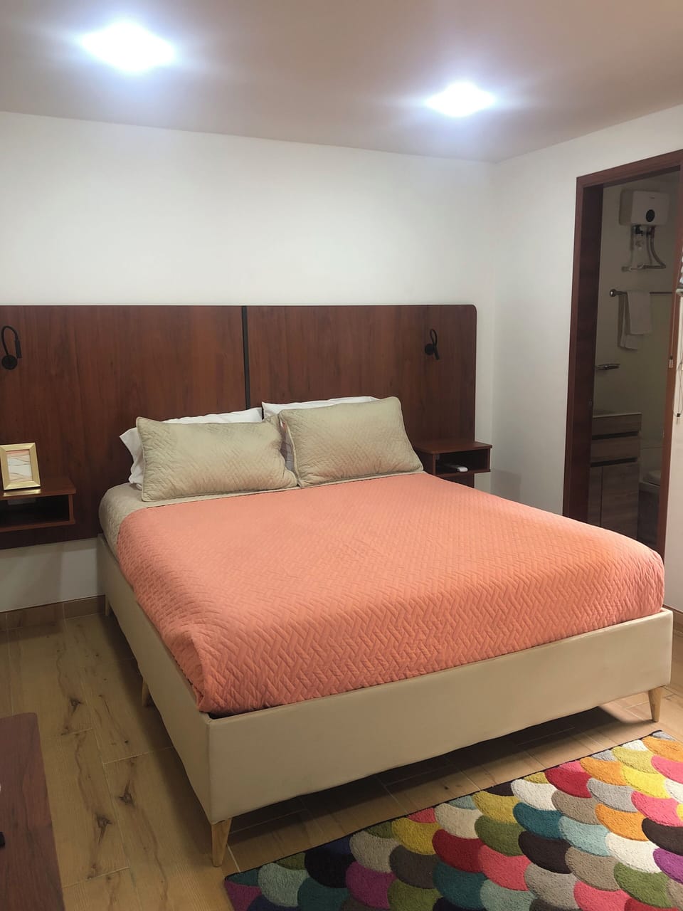 Deluxe Room, Courtyard View | Desk, laptop workspace, free WiFi