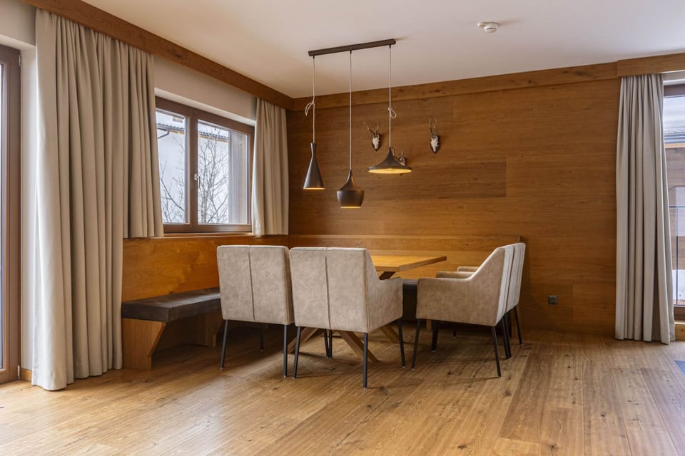 Chalet | Dining