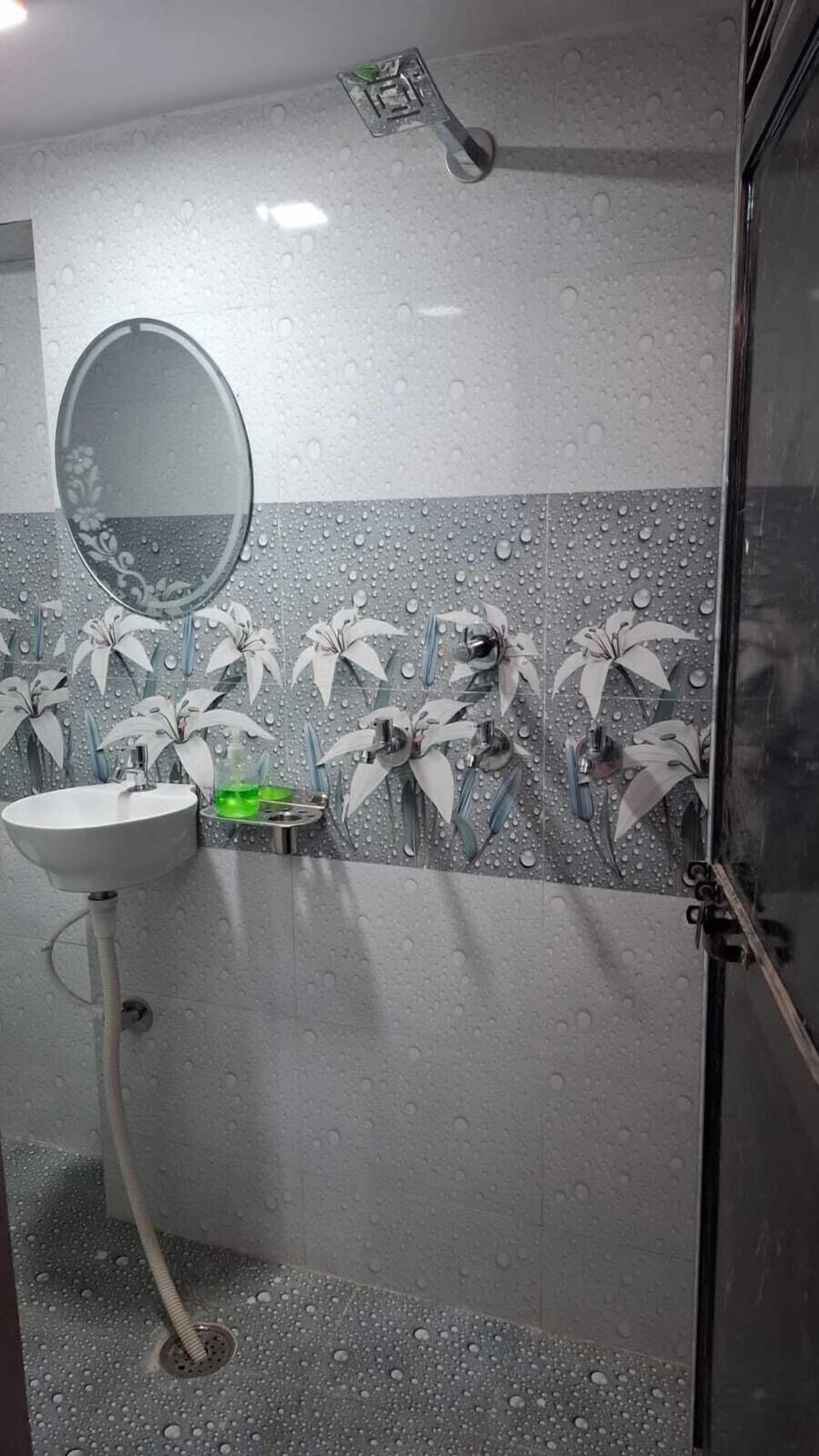 Shower, free toiletries, towels, soap