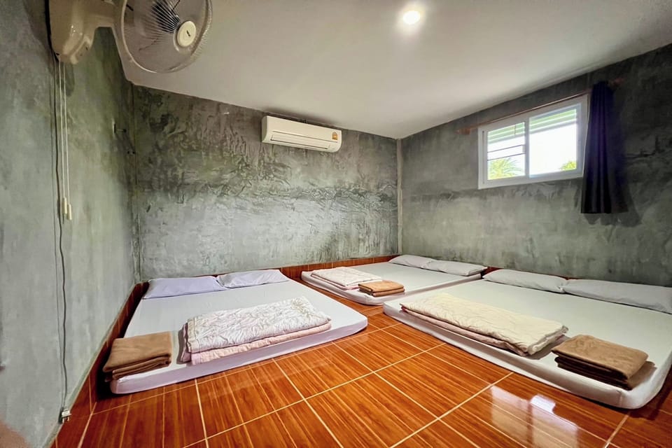 Family Room | Free WiFi, bed sheets