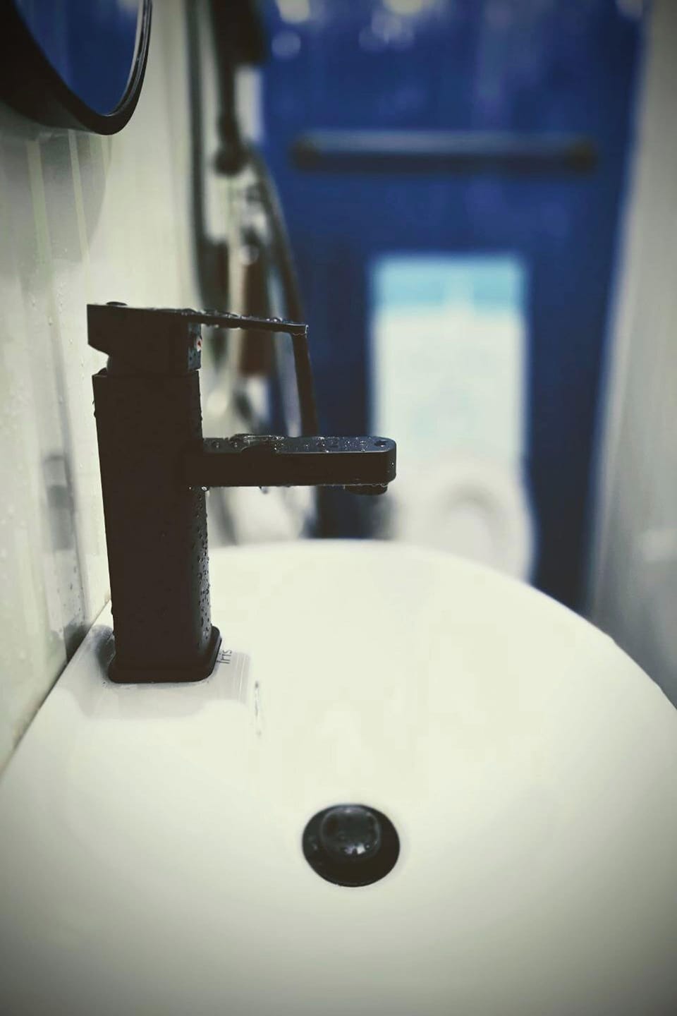 Triple Room | Bathroom | Shower, rainfall showerhead, free toiletries, towels