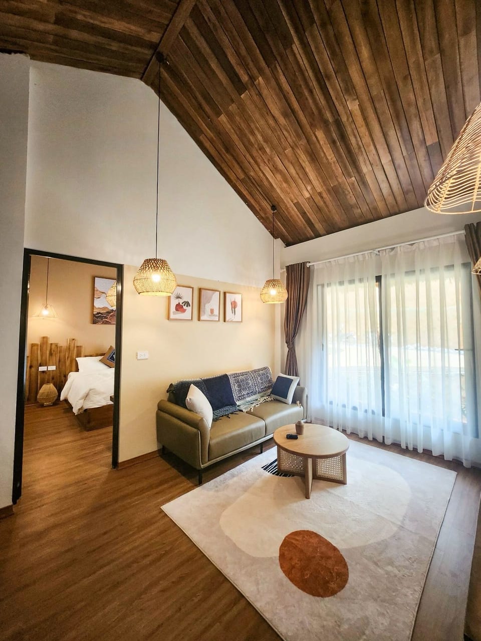 Executive Studio, Garden View | Desk, laptop workspace, WiFi (free), bed sheets