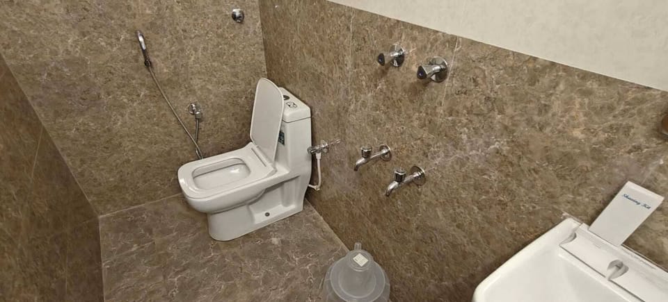 Shower, towels, soap, shampoo