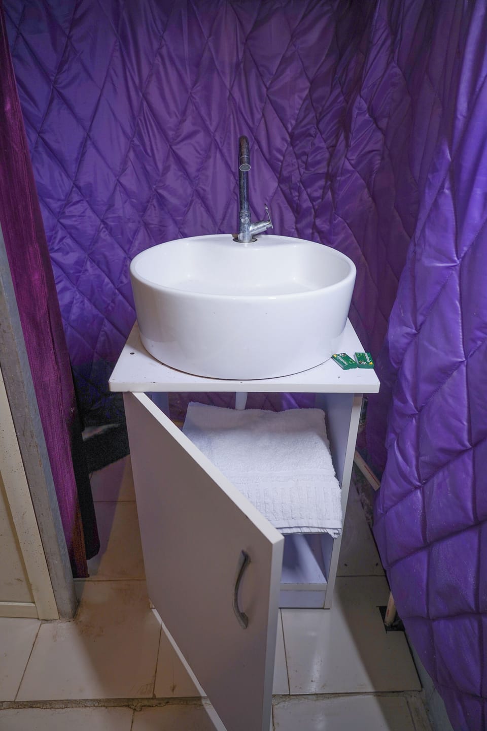 Luxury Single Room, Hill View | Bathroom sink