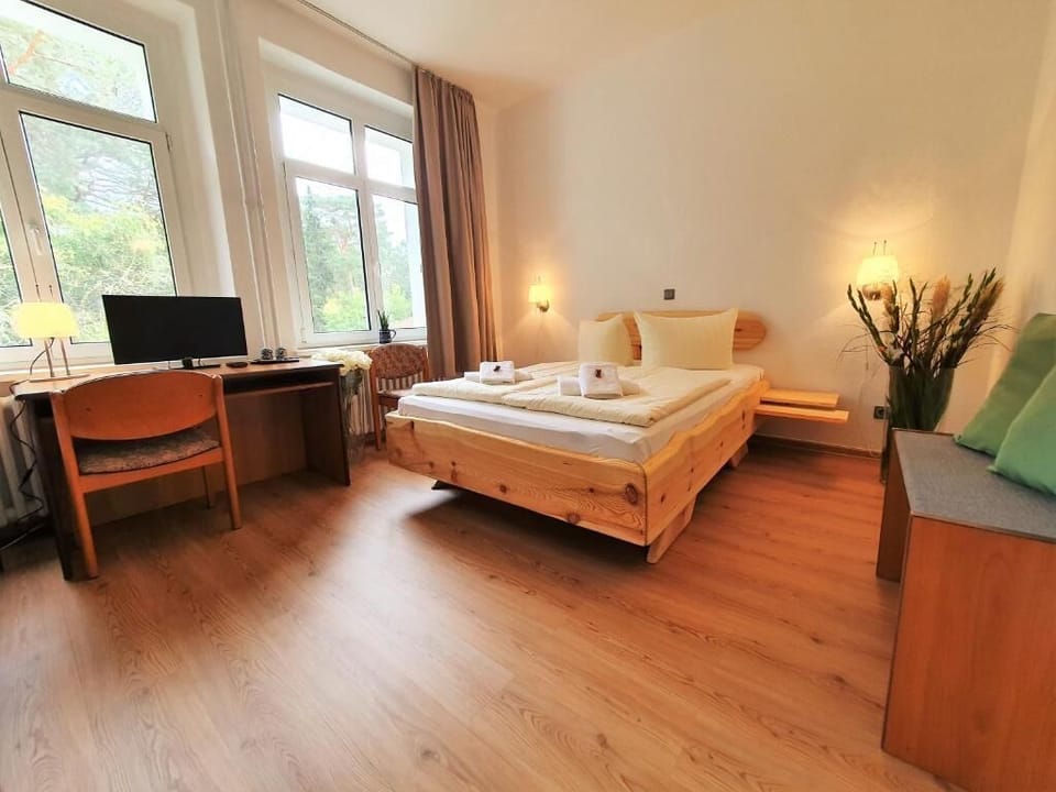 Standard Double Room, Garden View | Laptop workspace, free WiFi, bed sheets