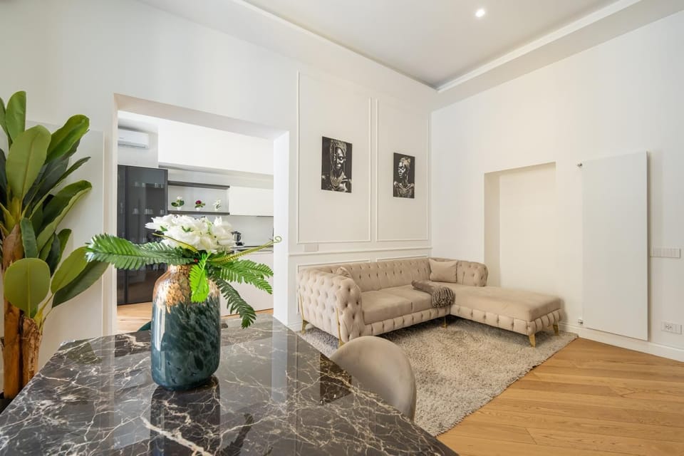 Luxury Apartment, City View | Living area