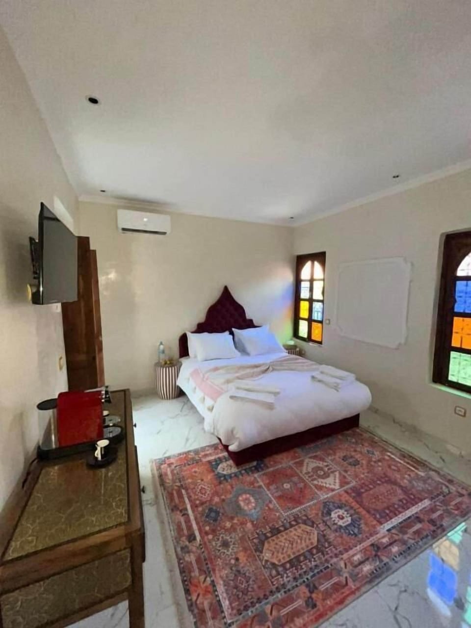 In-room safe, blackout drapes, WiFi (free)