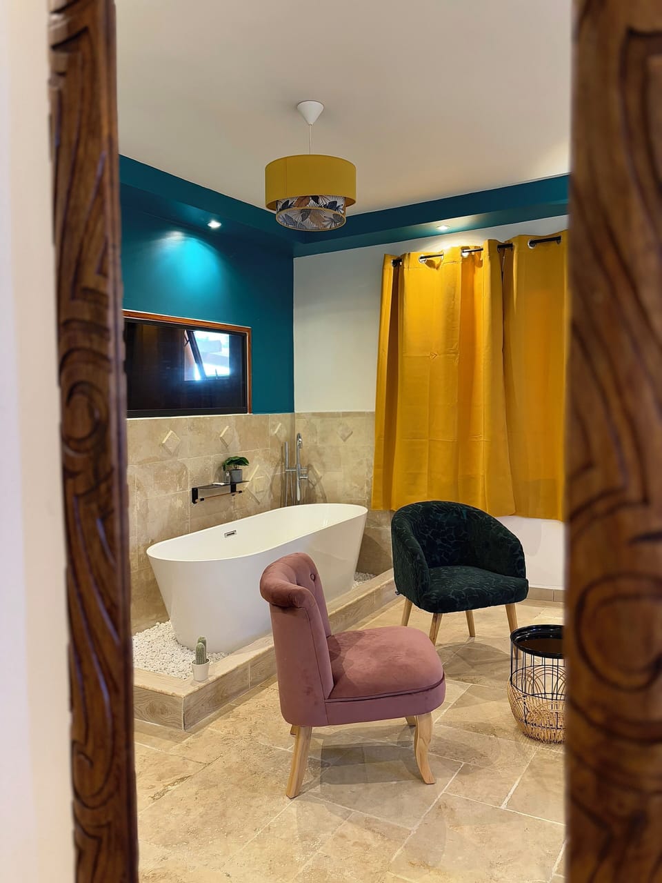 Deluxe Double Room | Bathroom | Separate tub and shower, soap, shampoo, toilet paper