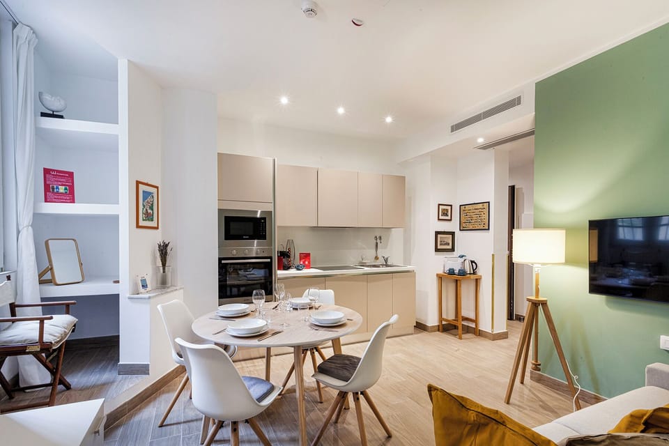 Apartment | Living area | 32-inch TV with digital channels