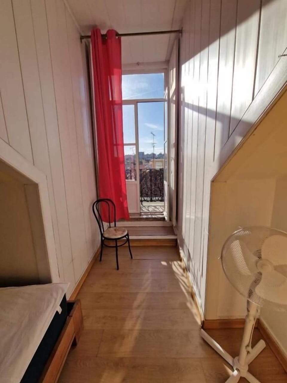 Basic Single Room, Balcony, City View | Free WiFi, bed sheets