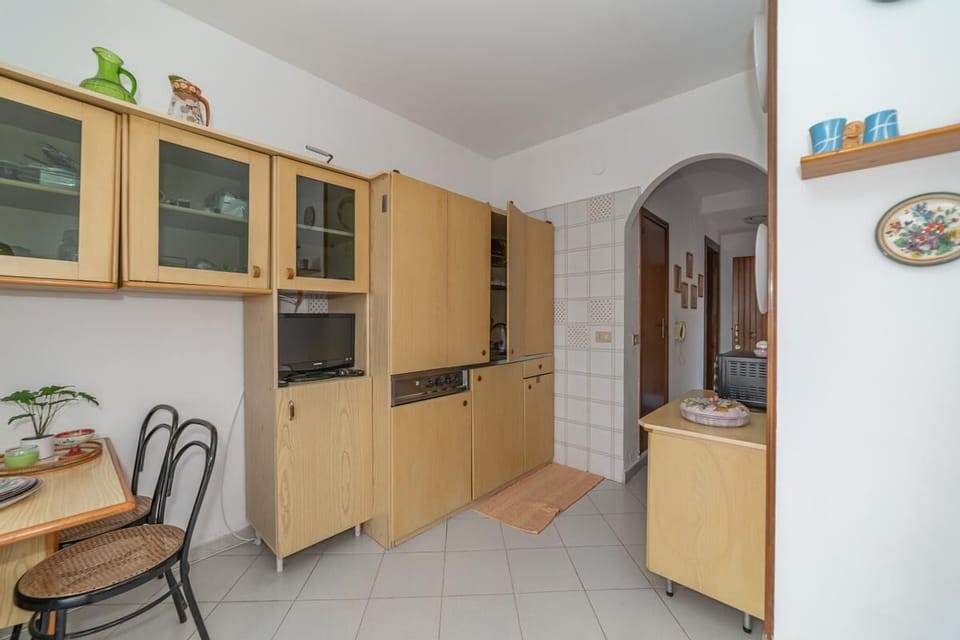 Apartment, 1 Bedroom, Smoking, Balcony | Interior