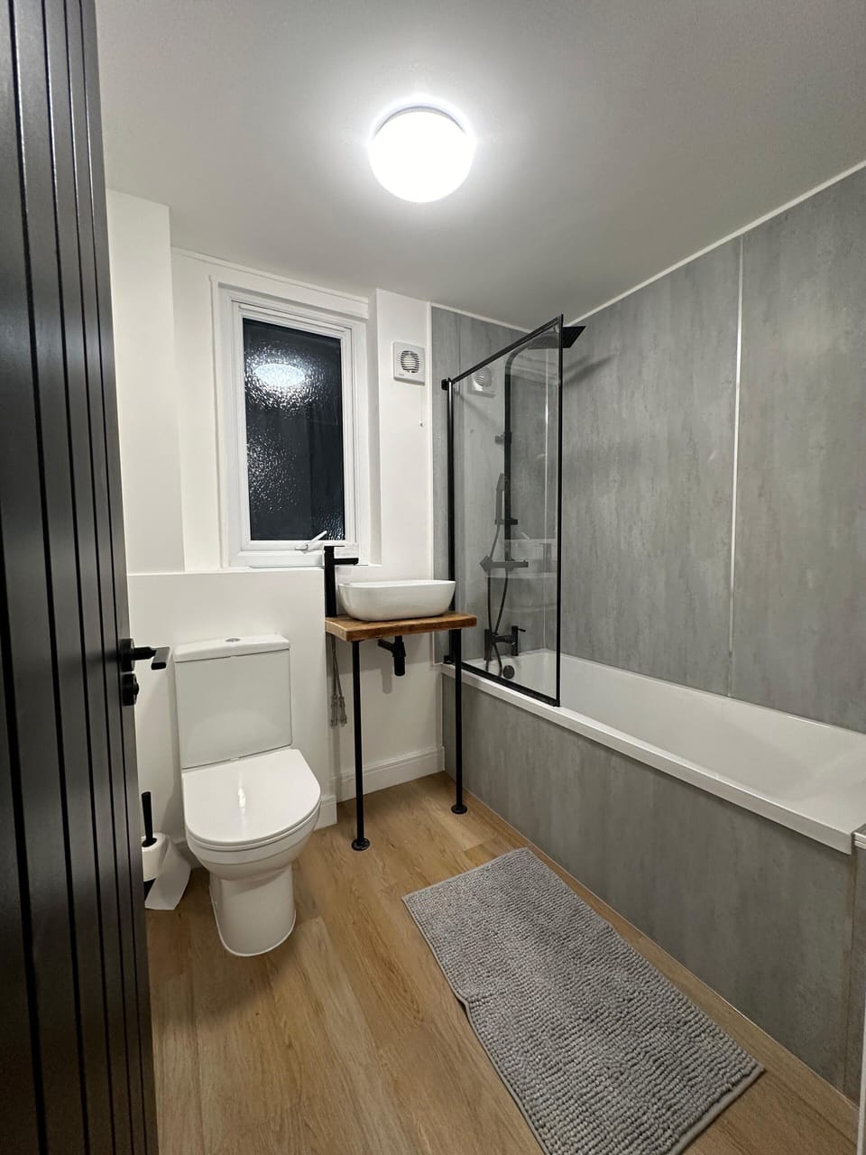 House | Bathroom | Shower, towels