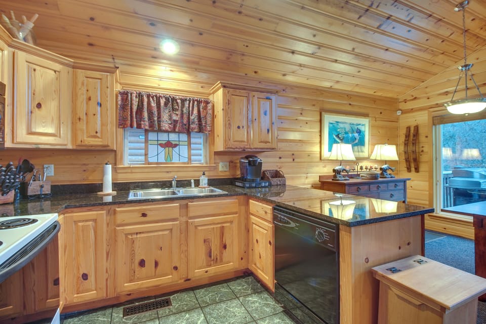 House (2 Bedrooms) | Interior