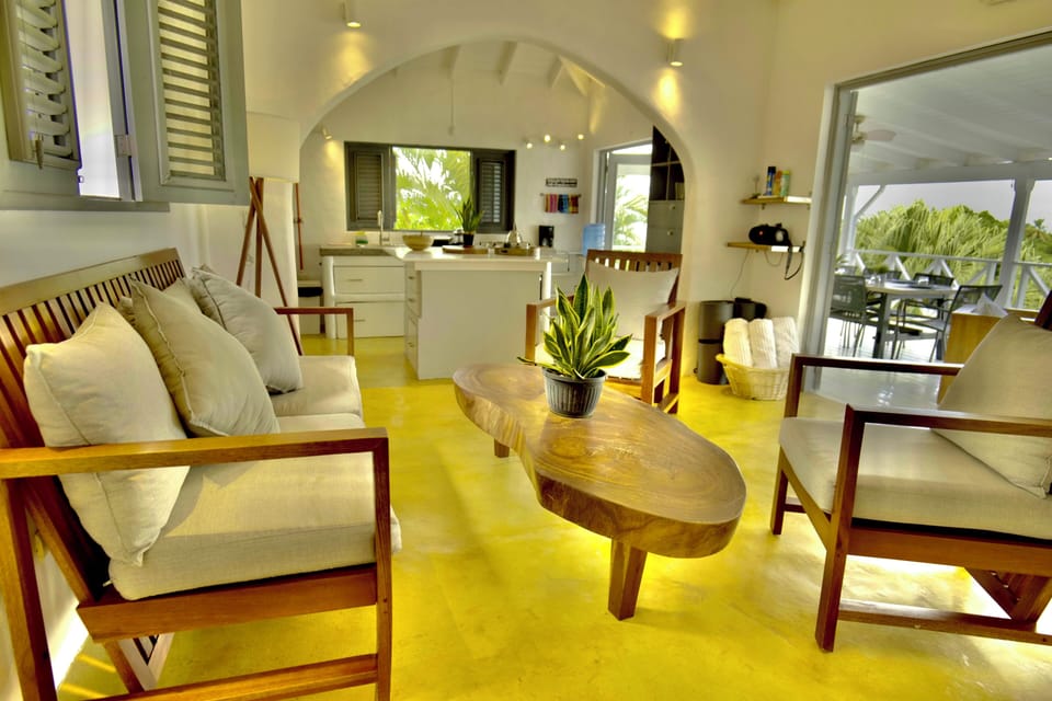 Superior Villa, Beach View | Living area
