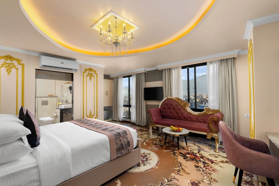 Junior Suite | Egyptian cotton sheets, premium bedding, minibar, in-room safe