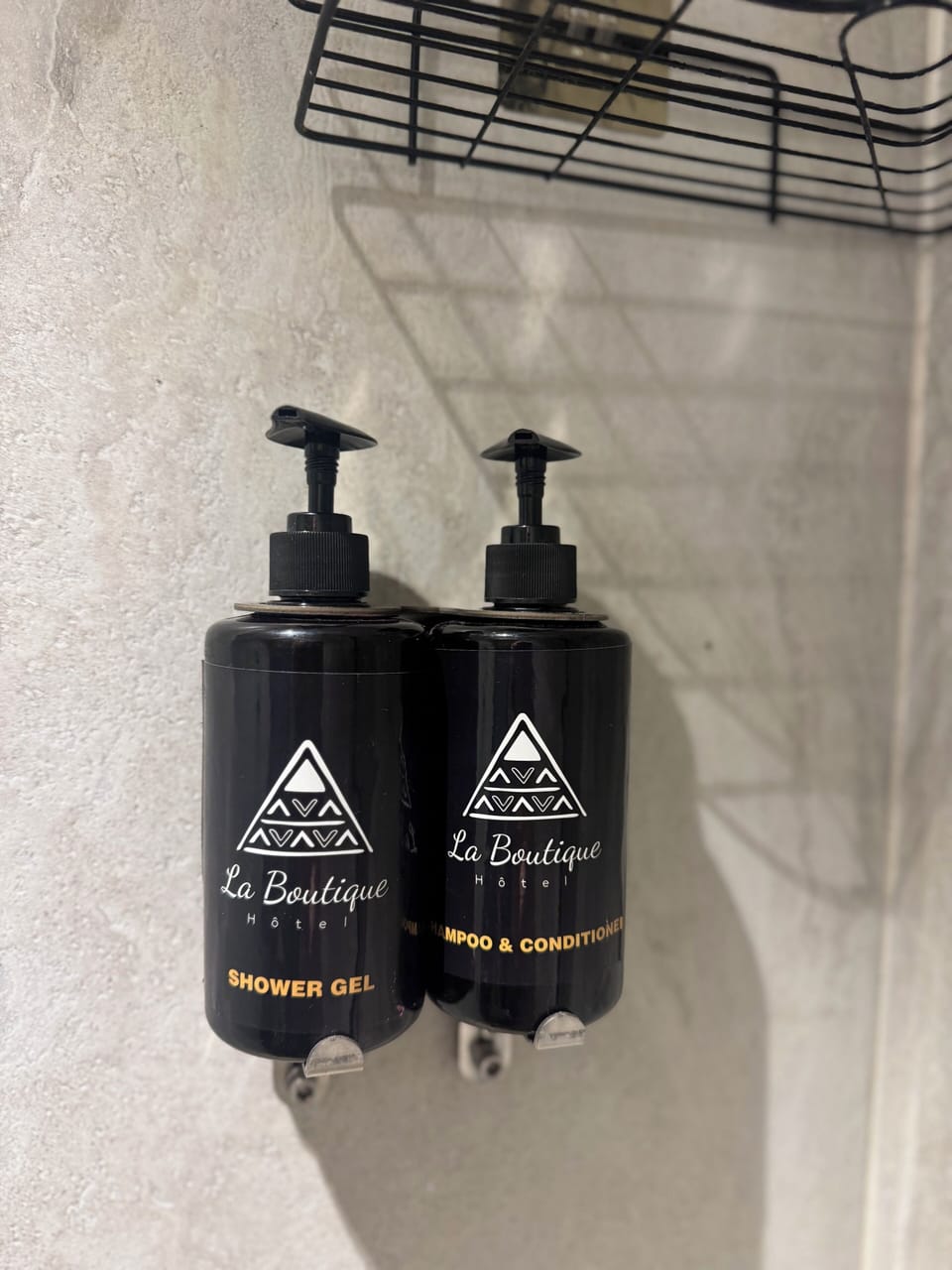 Combined shower/tub, hair dryer, slippers, towels