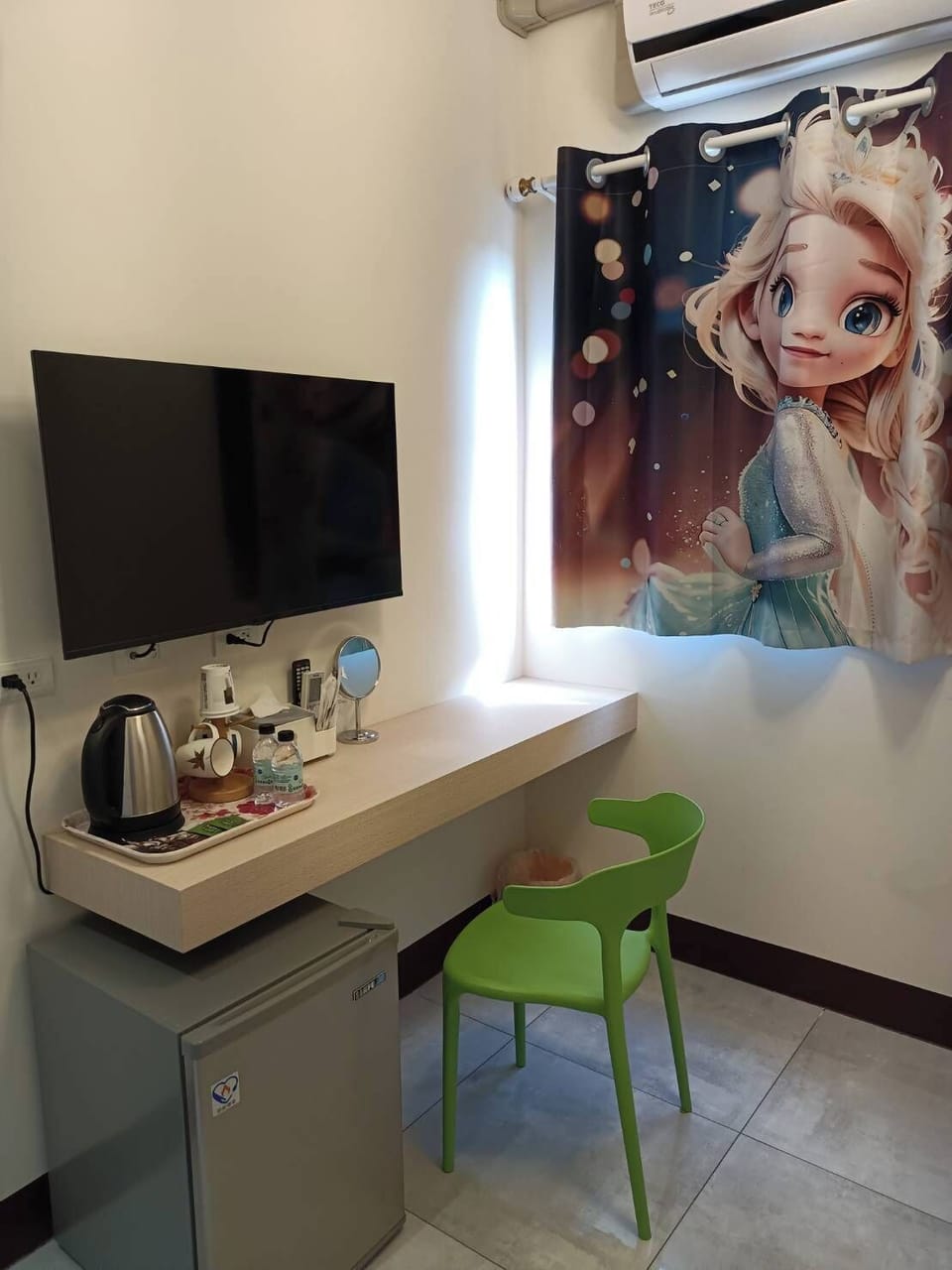 Basic Single Room | Soundproofing, free WiFi
