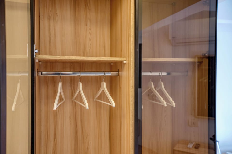 In-room safe, desk, laptop workspace, soundproofing