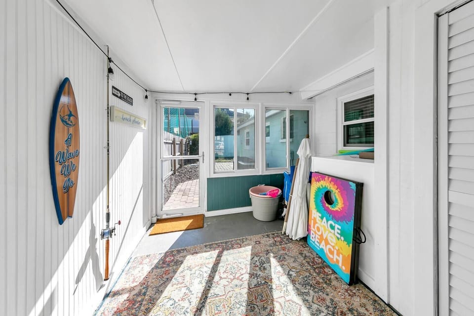 House, 2 Queen Beds (A Wave We Go) | Interior