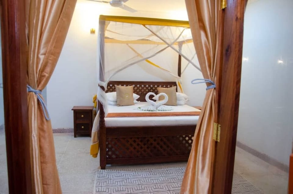 Standard Double Room, Balcony | Desk, free WiFi