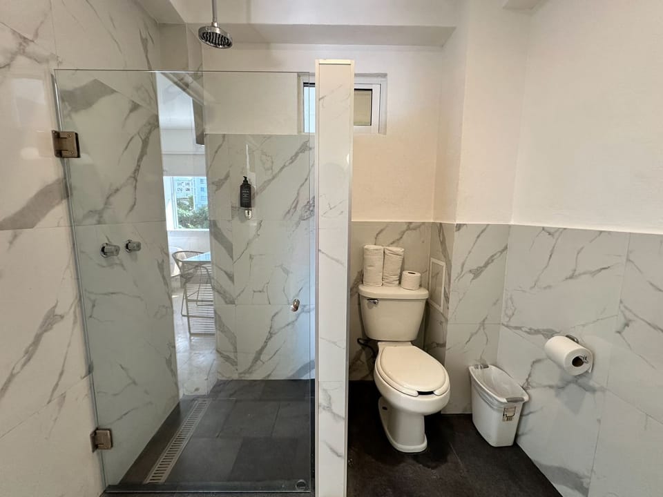 Standard Room Mountain View | Minibar, in-room safe, bed sheets