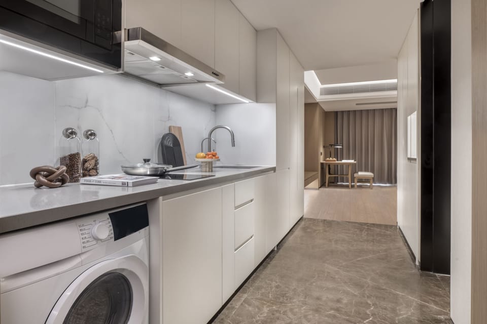 Executive Double or Twin Room | Private kitchen | Full-size fridge, microwave, rice cooker, cookware/dishes/utensils