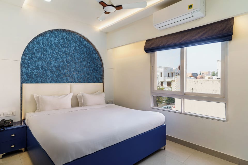 Superior Room | In-room safe, laptop workspace, free WiFi