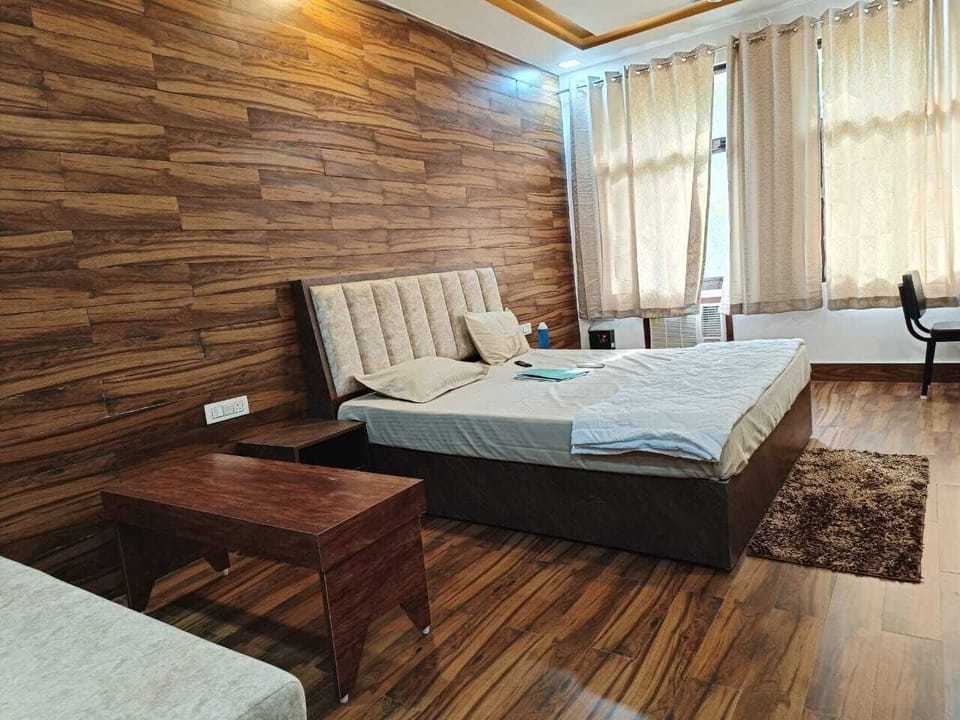 Standard Double Room, Garden View | In-room safe, desk, laptop workspace