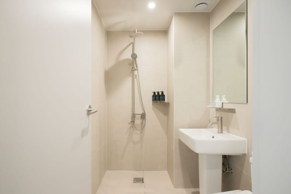 Double Twin Room | Premium bedding, individually decorated, soundproofing, free WiFi