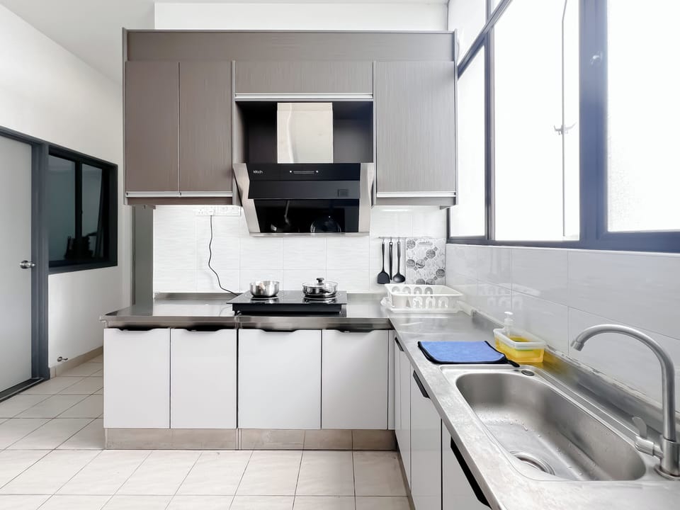 Apartment, 3 Bedrooms | Private kitchen | Electric kettle