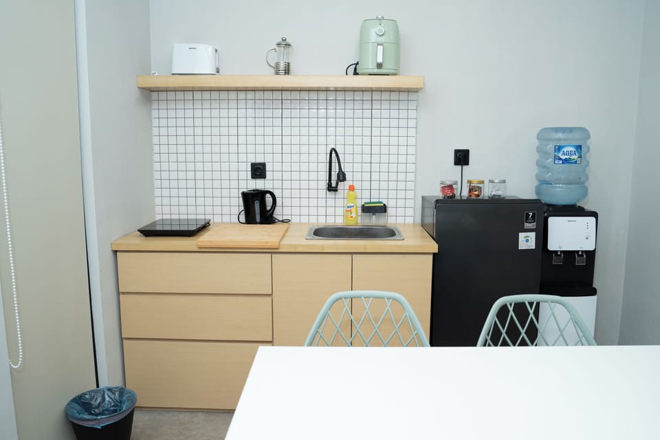 Comfort Double Room | Private kitchen | Coffee/tea maker, electric kettle