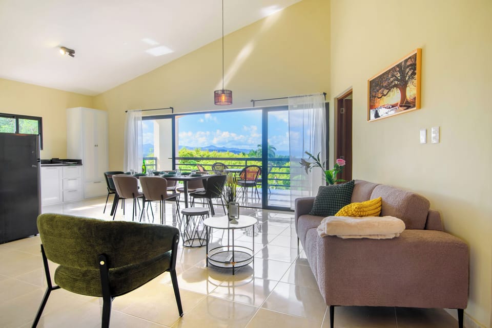 Deluxe Condo, Balcony, Sea View | Living area