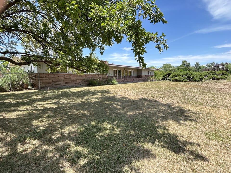 House, 3 Bedrooms | Property grounds
