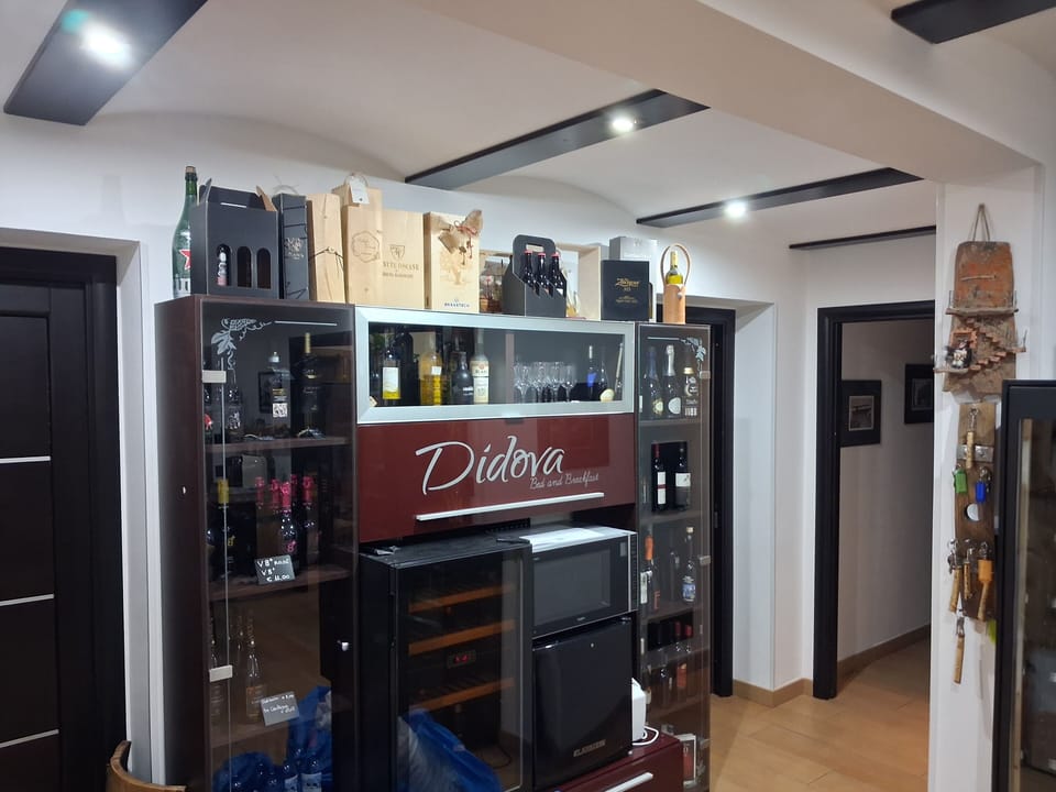 32-inch flat-screen TV with cable channels, heated floors