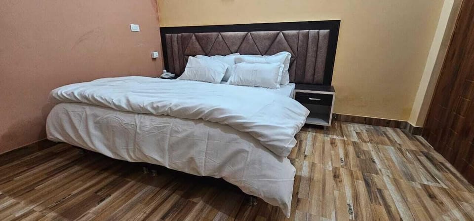 Memory foam beds, desk, laptop workspace, free WiFi