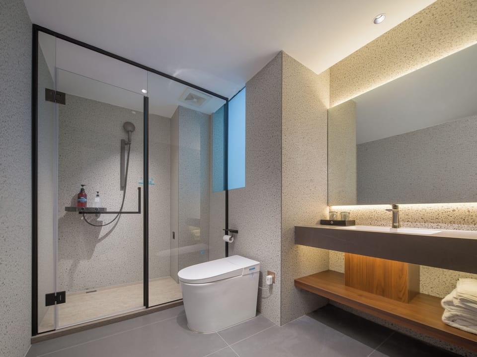 Superior Double Room, 1 King Bed, Non Smoking | Premium bedding, memory foam beds, desk, laptop workspace