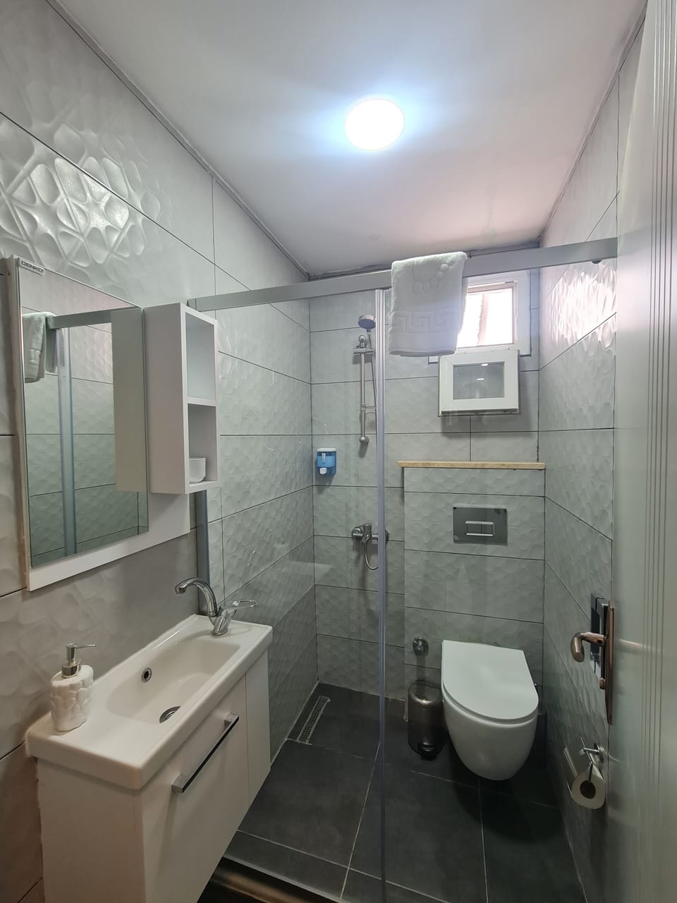 Classic Double or Twin Room | Blackout drapes, soundproofing, iron/ironing board, free WiFi