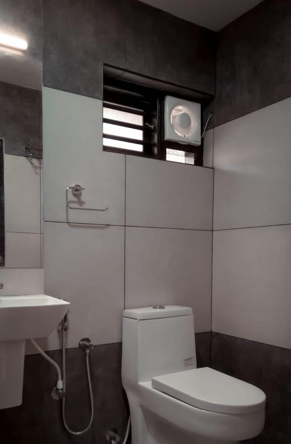 Comfort Single Room, Balcony, Garden View | Bathroom