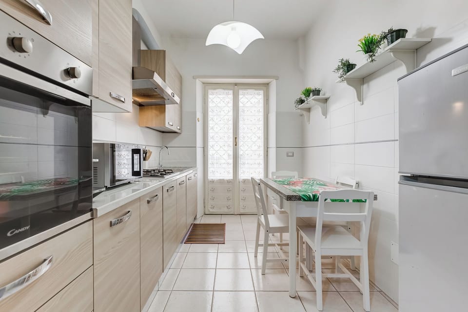Apartment, 2 Bedrooms, Kitchen, City View | Private kitchen | Fridge, microwave, oven, stovetop