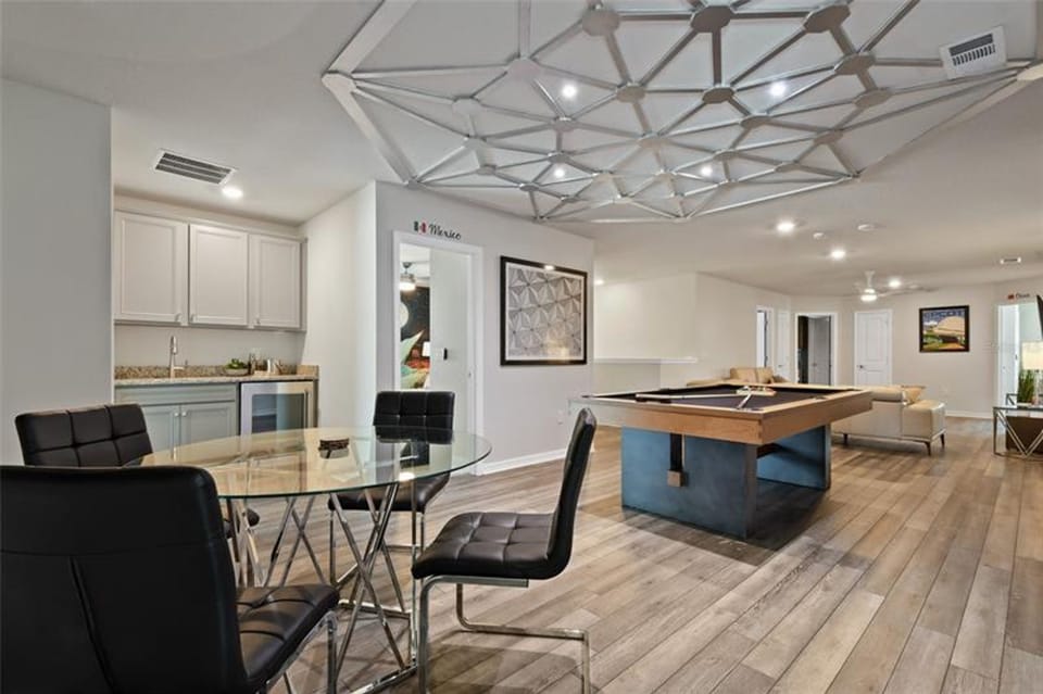 House | 9 bedrooms