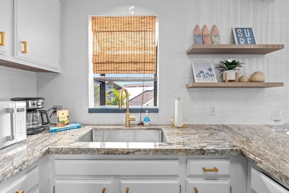 Condo, 2 Queen Beds (Kailua Bay Resort#4-306) | Interior