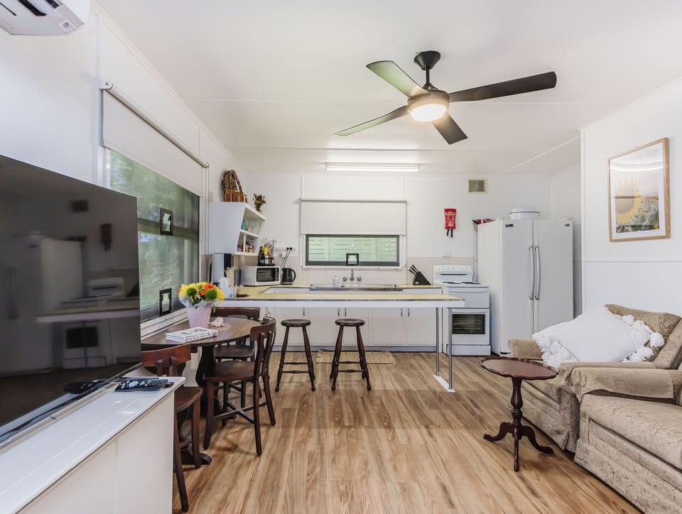 Cozy Pet Friendly Beach House | Living area | Smart TV