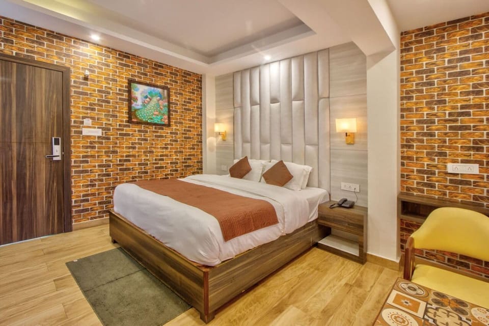 Deluxe Double Room, Garden View | Desk, soundproofing, free WiFi