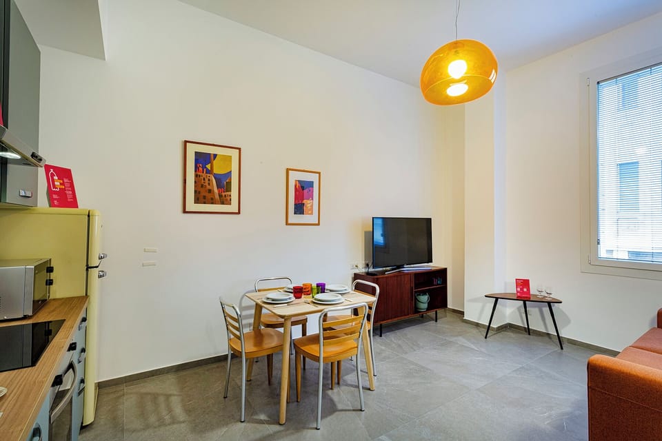 Basic Apartment | Dining room