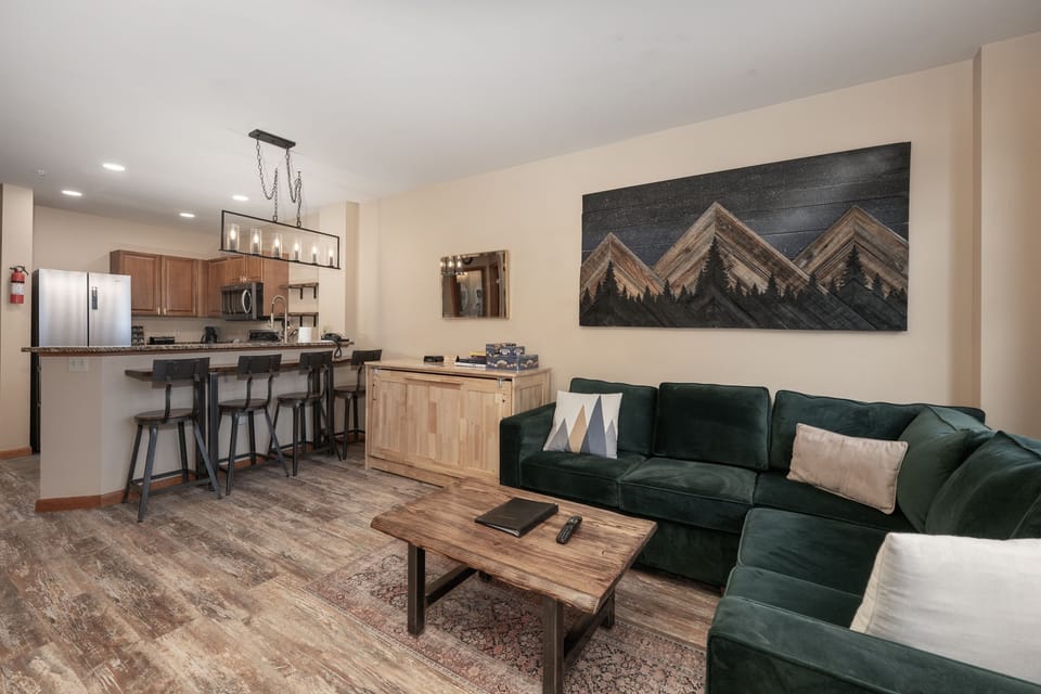 Condo, 1 Bedroom | Living area