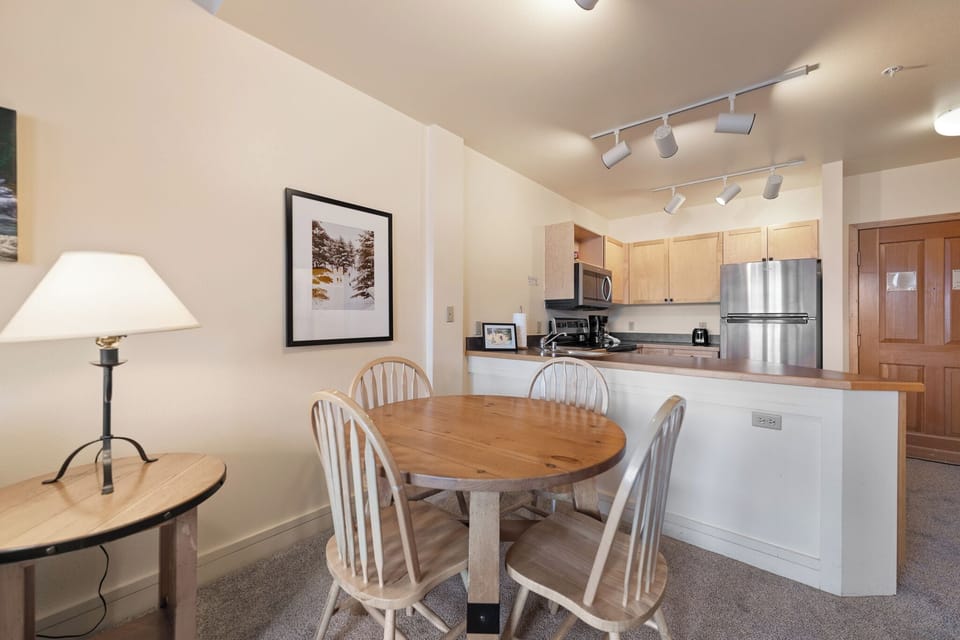 Condo (1 Bedroom) | Property amenity