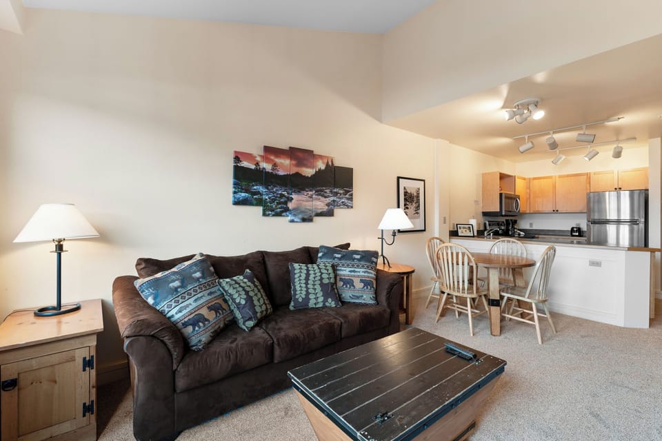 Condo (1 Bedroom) | Front of property