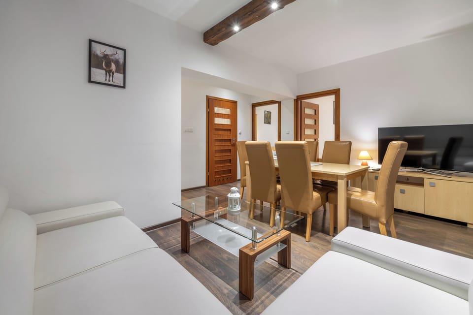 Apartment, 2 Bedrooms | Living room