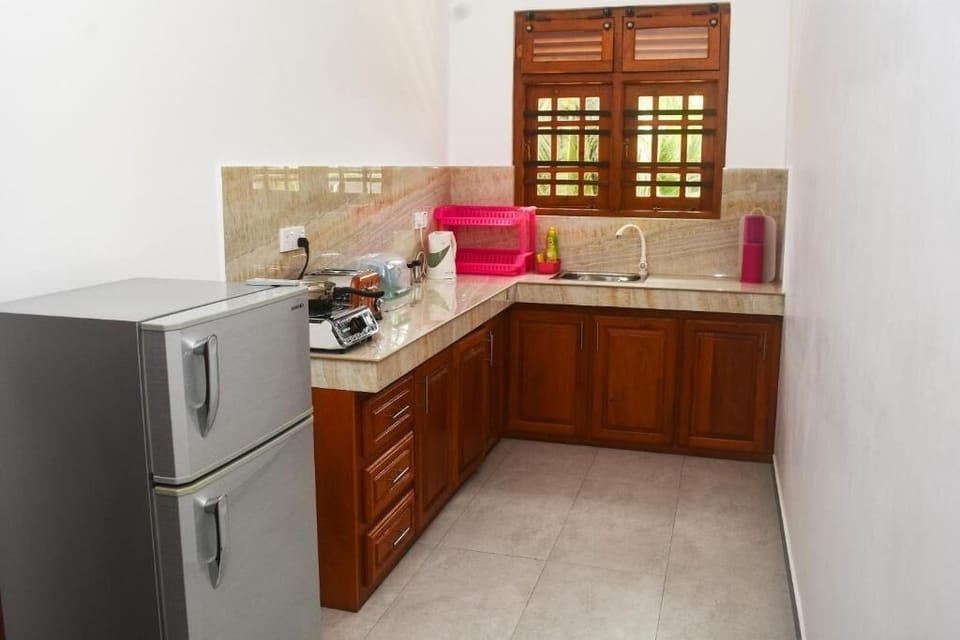 Deluxe Double Room, Balcony | Private kitchen | Fridge, oven, cookware/dishes/utensils